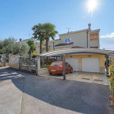 Gulic 1 Comfortable Porec