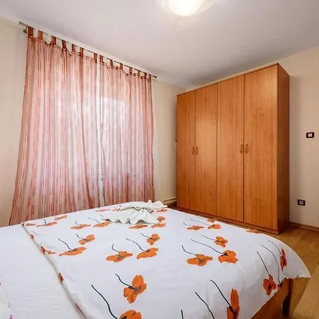 Gulic 1 Comfortable بيت للعطل