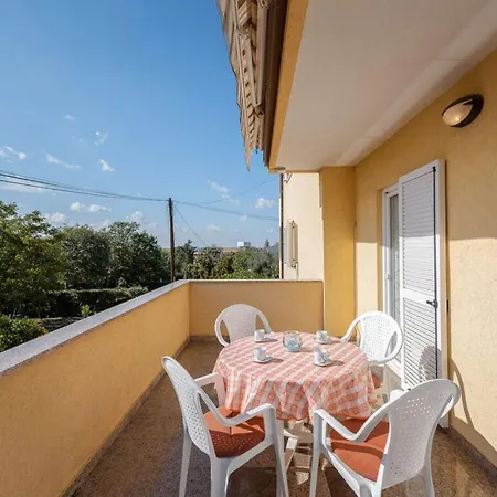 Gulic 1 Comfortable Porec